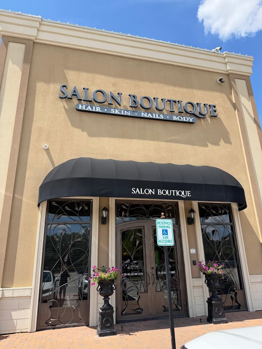R-Brows Boutique storefront inside Salon Boutique, Vintage Park